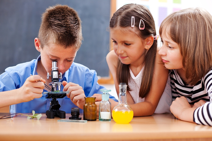  4 Ways of Getting Your Kid Interested In Science