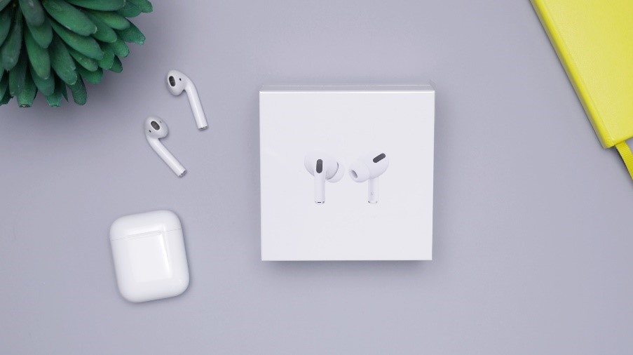 Everything You Need To Know About the Battery Life and Charging Your AirPods Pro