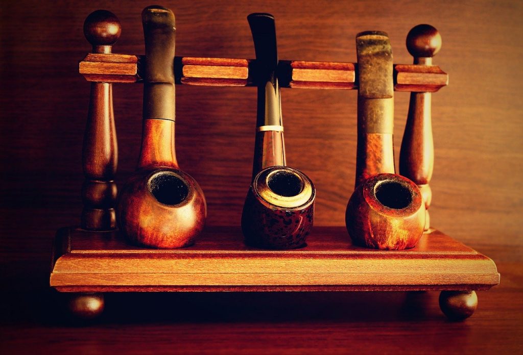 A Beginners’ Guide to Choosing the Right Smoking Pipe