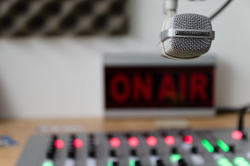 How Launching Your Own Radio Station From Home is Easy
