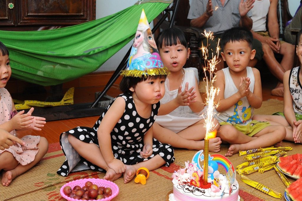 6 Unique Ways to Surprise Your Kids for Their Birthday