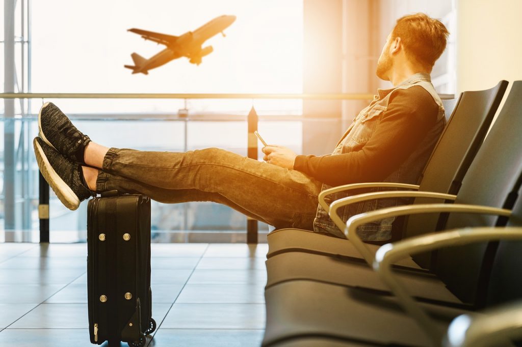 5 Gadgets to Always Carry When Traveling For Pleasure