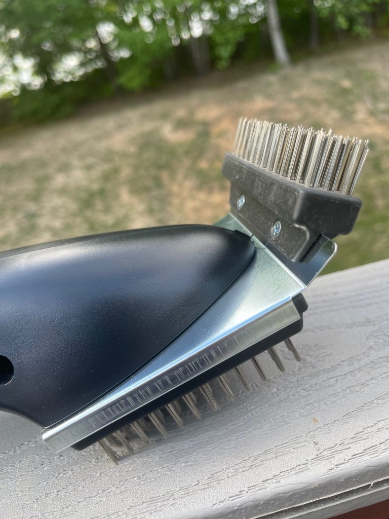 Make Cleaning Up Your Grill Easier With the Grill Daddy Brush 