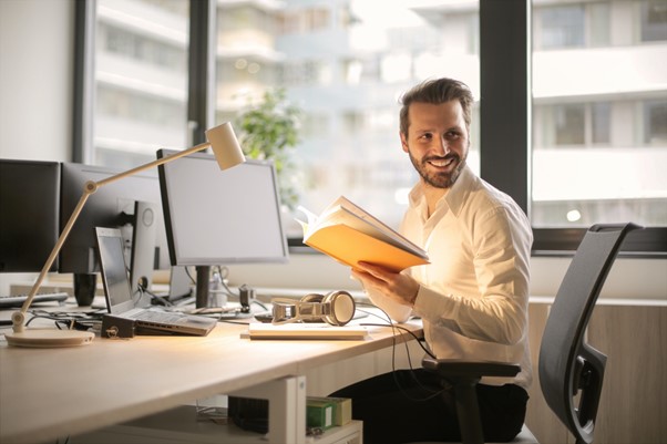 5 Habits of Highly Effective Men to Work More Efficiently Every Day