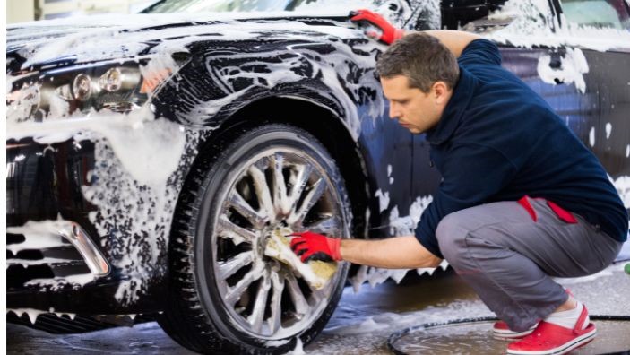 Car Wash vs. Hand Wash: What’s Best for Your Car?